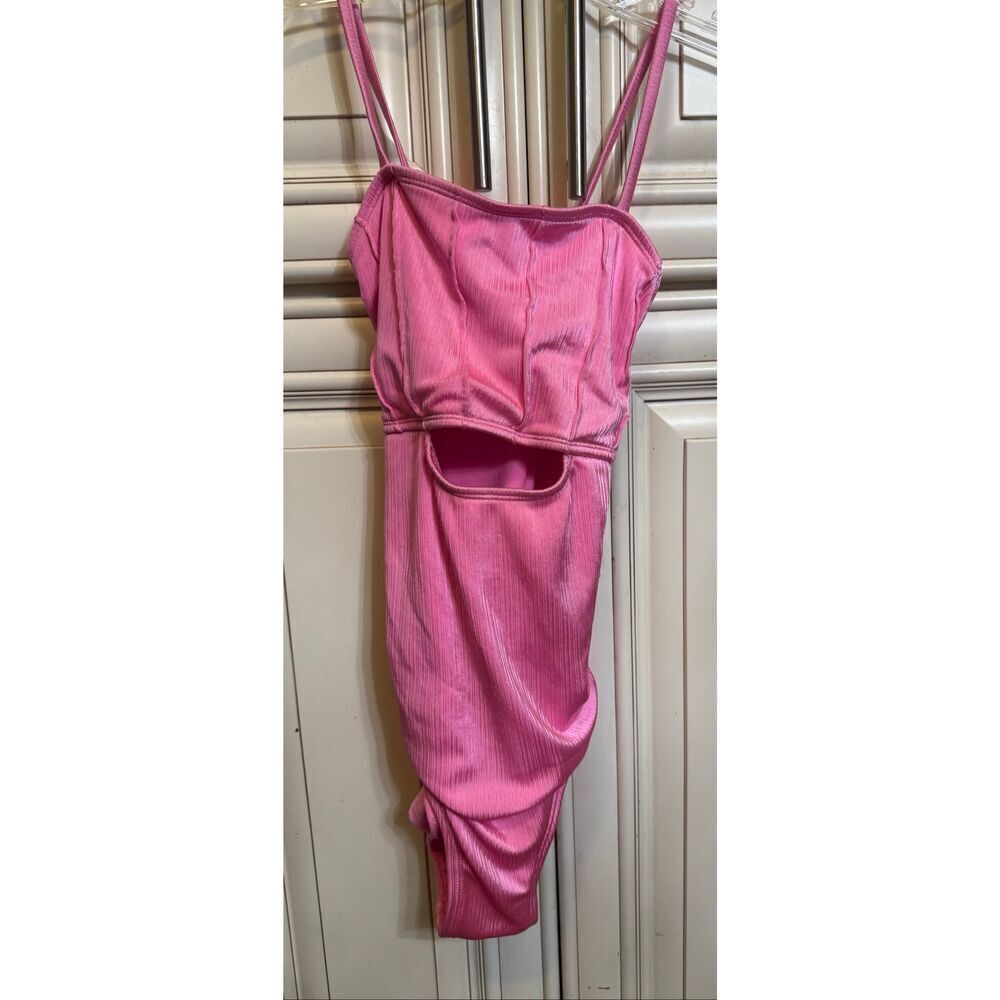 Cat & Jack Women's Ribbed Front Cut-Out Swimwear One-Piece Swimsuit Pink Large